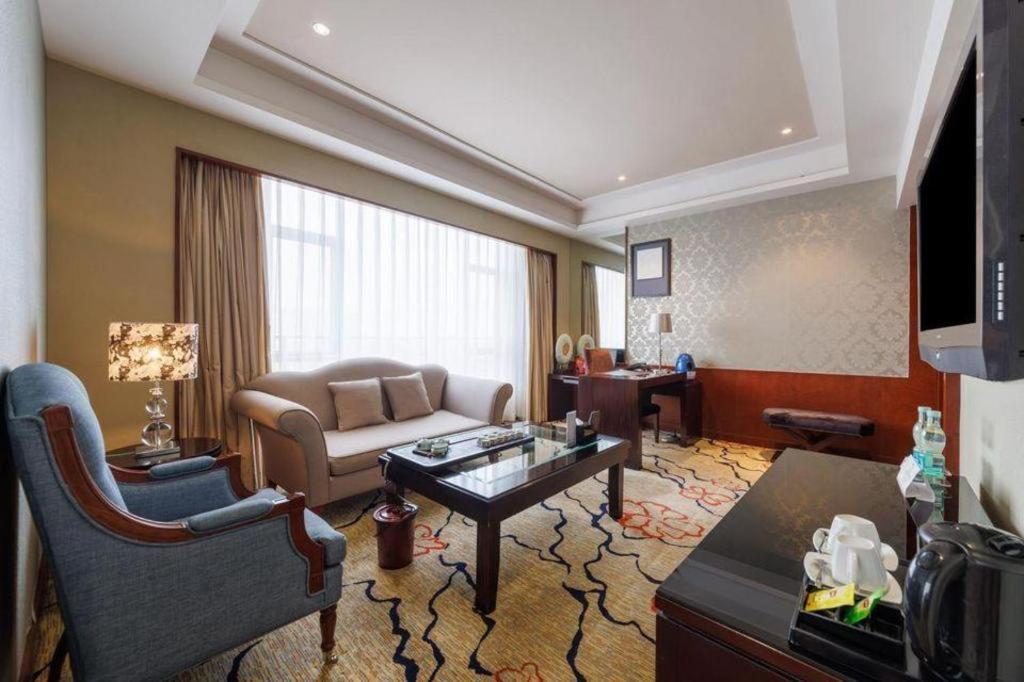 Eurasia International Hotel Dongguan  Esterno foto
